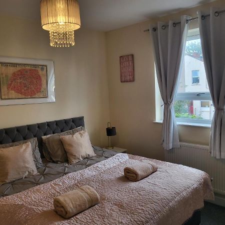 & Cosy Apartment In The Heart Of Stokes Croft Bristol Kültér fotó