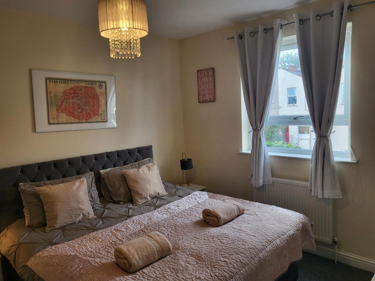 & Cosy Apartment In The Heart Of Stokes Croft Bristol Kültér fotó