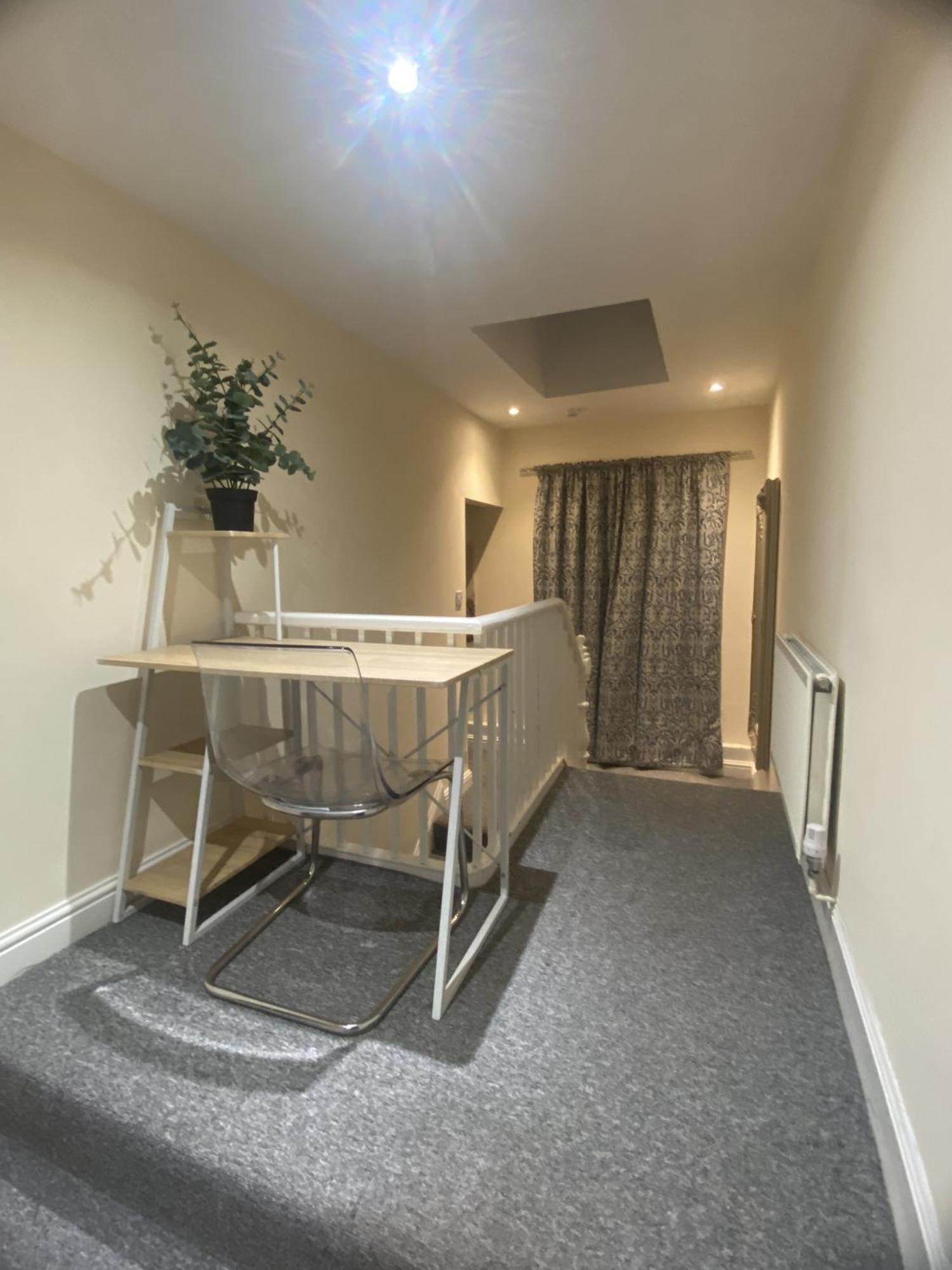 & Cosy Apartment In The Heart Of Stokes Croft Bristol Kültér fotó