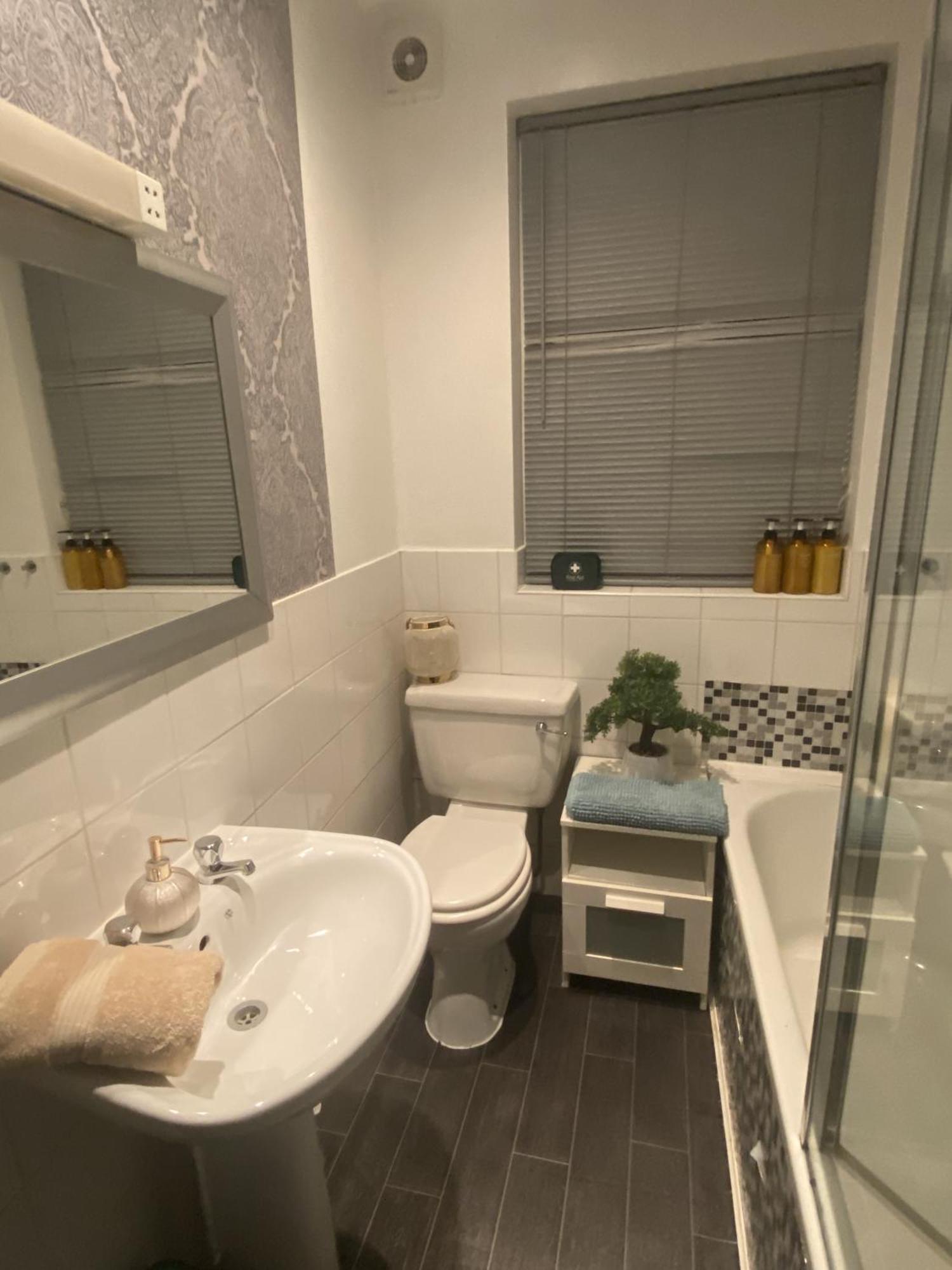 & Cosy Apartment In The Heart Of Stokes Croft Bristol Kültér fotó